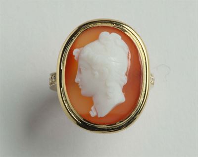 Anello con Cammeo in Calcedonio