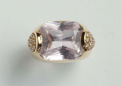 Anello con Kunzite e Diamanti