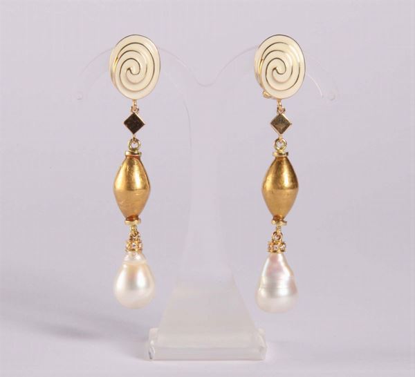 Orecchini pendenti con perle d'acqua dolce