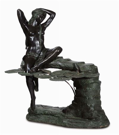 Fontana in Bronzo con Nudo Femminile Seduto tra Ninfee, Periodo Liberty