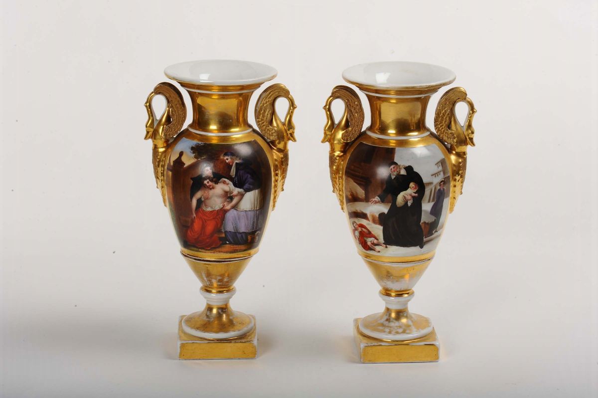 Due Coppie di Vasi in Porcellana Dipinta, XIX Secolo