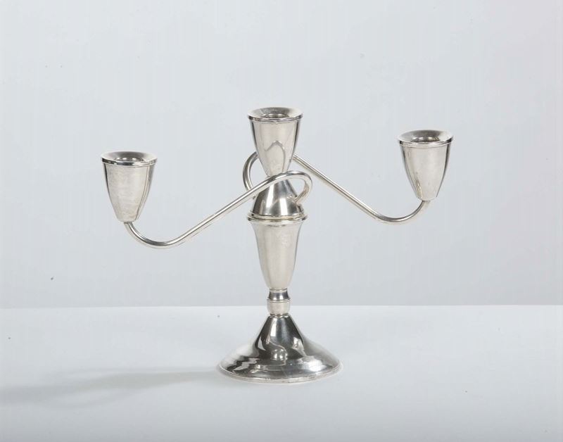 Candelabro a tre luci, Inghilterra, XX secolo  - Auction OnLine Auction 06-2012 - Cambi Casa d'Aste