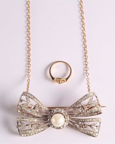 Girocollo a Forma di Fiocco con Diamanti 1920 - 1930