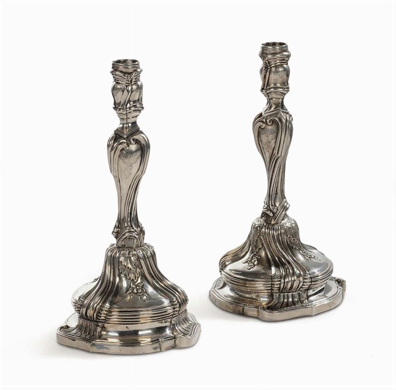Coppia di candelieri in argento, punzone Torretta 1770  - Asta Argenti e Gioielli Antichi e Contemporanei - Cambi Casa d'Aste