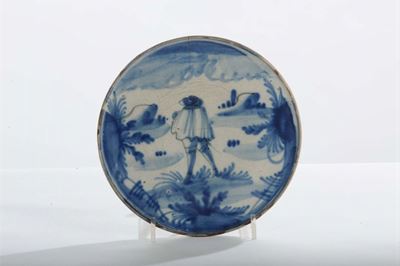 Alzatina in Maiolica Raffigurante Viandante, Savona XVIII Secolo