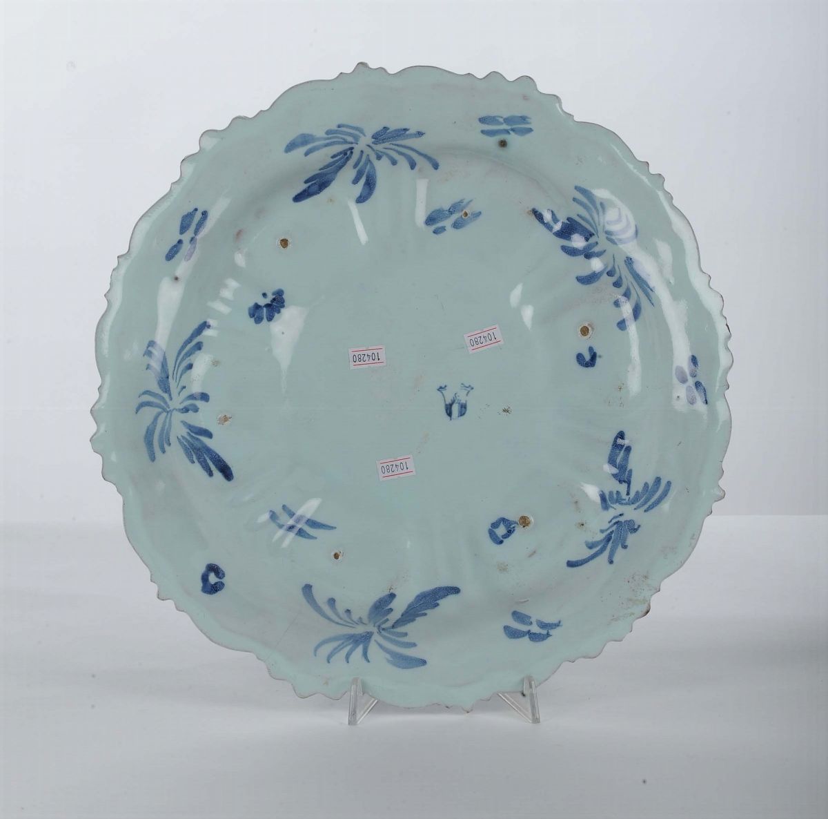 Piatto in Maiolica, Savona Fine XVII Inizi XVIII Secolo