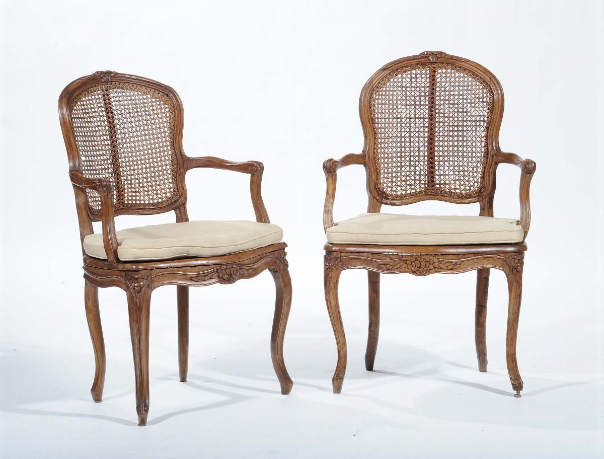 Coppia di Poltroncine Luigi XV in Rovere, Francia XVIII Secolo