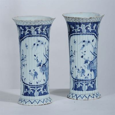 Coppia di Vasi in Porcellana Bianca e Blu, Delft XIX Secolo