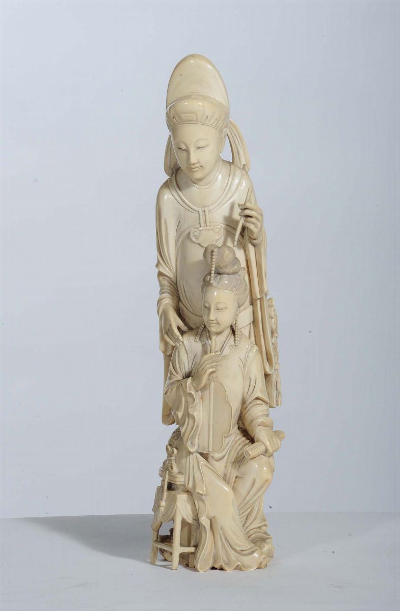 Gruppo in avorio scolpito con due figure, Cina  - Auction Antiques and Old Masters - Cambi Casa d'Aste