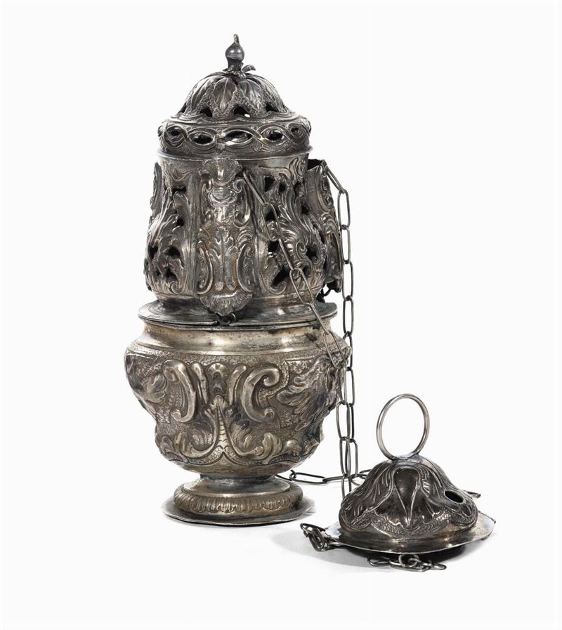 Turibolo in argento sbalzato e traforato, punzone Torretta  - Auction Antiques and Old Masters - Cambi Casa d'Aste