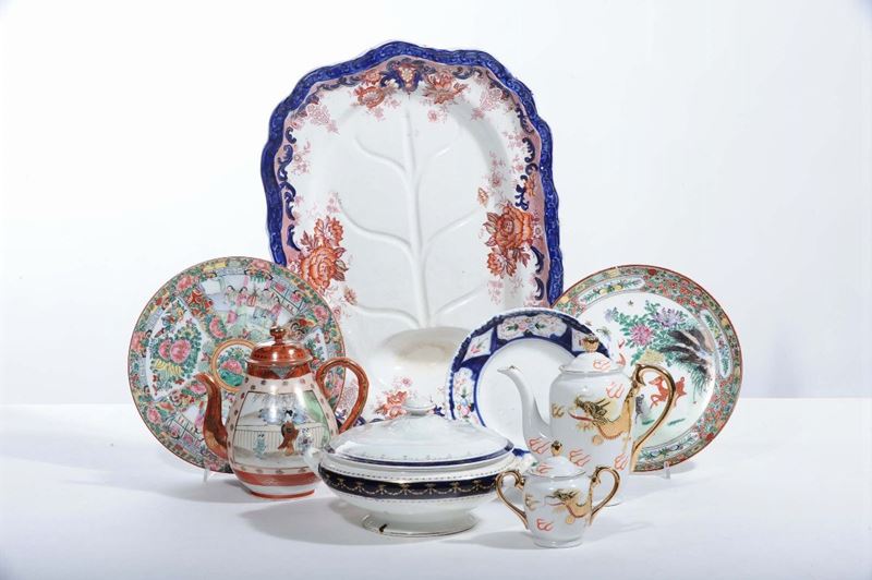 Lotto di oggetti in ceramica  - Auction OnLine Auction 02-2012 - Cambi Casa d'Aste