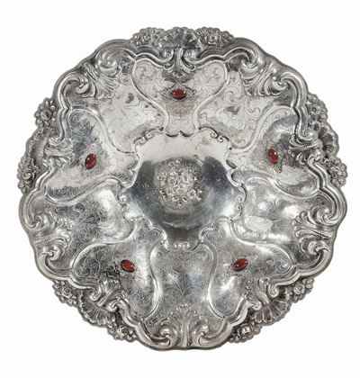 Alzata in Argento Sbalzato e Cesellato, Gr 1800 Circa