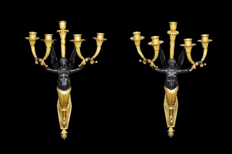 Coppia di appliques impero a cinque luci in bronzo dorato e brunito,Francia XIX secolo  - Asta Antiquariato e Dipinti Antichi - Cambi Casa d'Aste