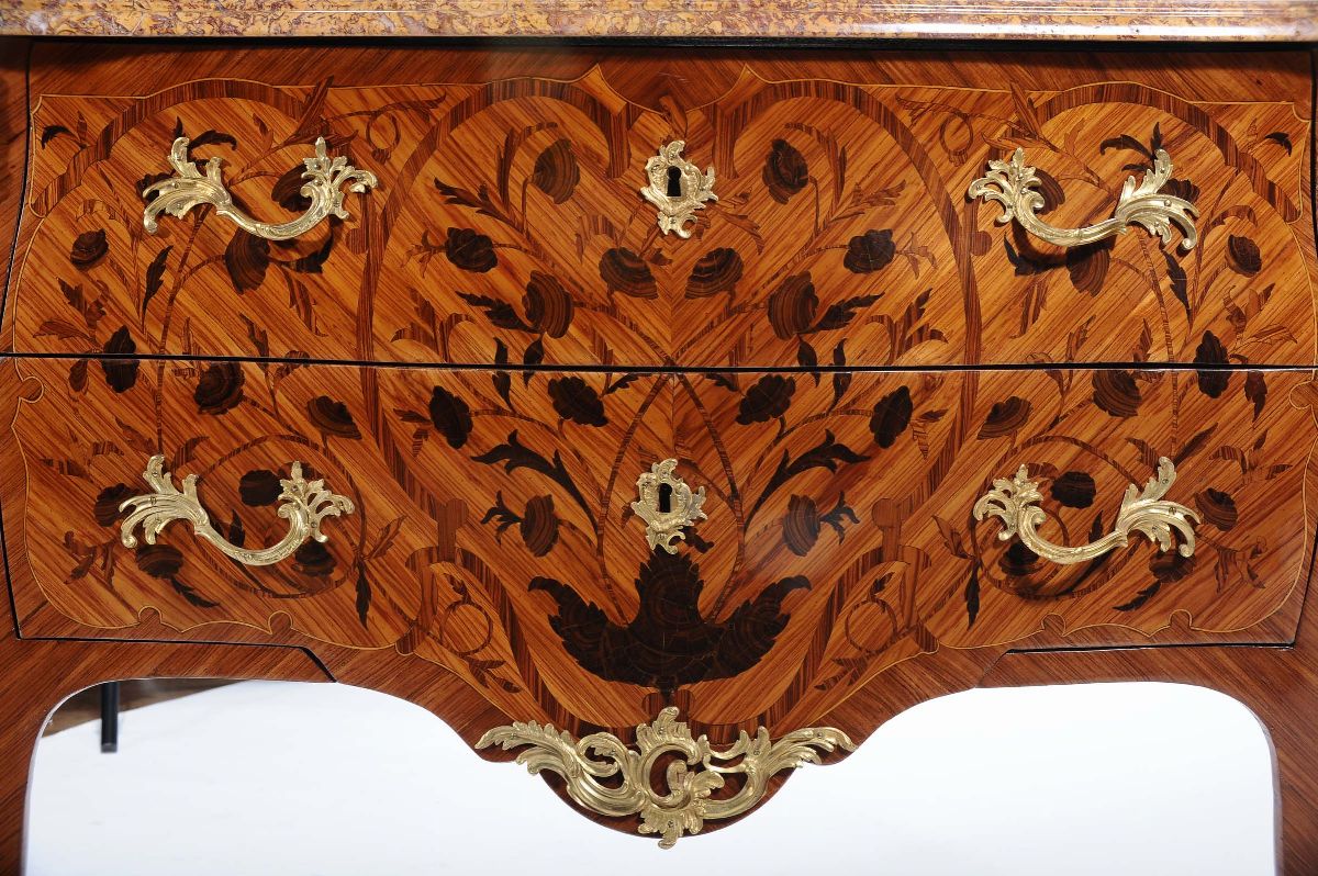 Commode Luigi XV Interamente Lastronato in Bois De Rose e Varie Essenze Pregiate, Stampigliata P....