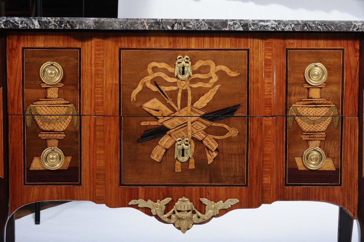 Comò Transizione Lastronato in Bois De Rose e Altre Essenze, Fine XVIII Secolo