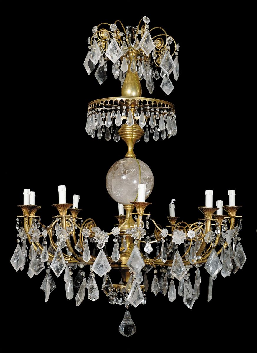 Coppia di Lampadari in Bronzo Dorato Ornati da Pendenti e Rosette in Cristallo di Rocca, XIX Seco...