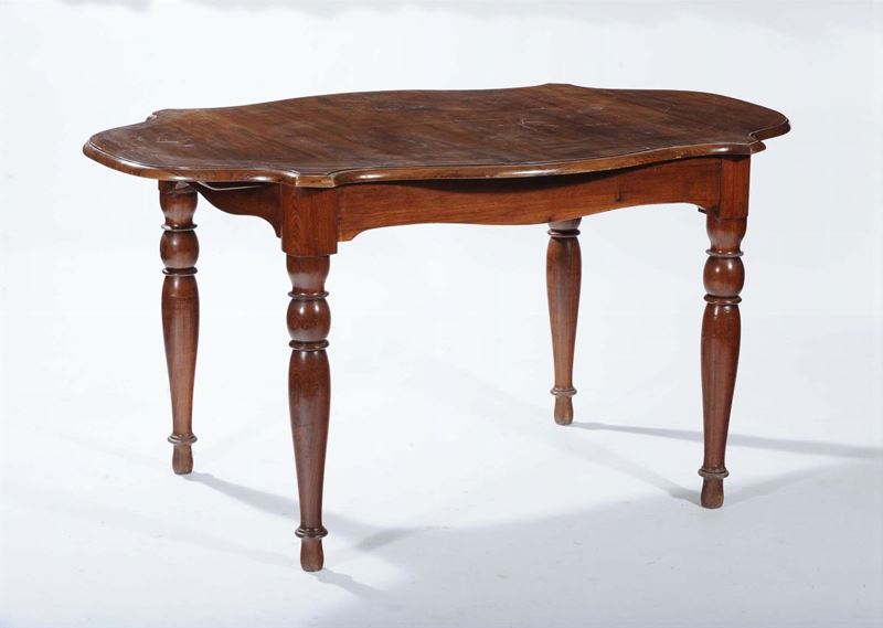Tavolo in legno con gambe tornite e piano sagomato, XX secolo  - Asta Asta OnLine 02-2012 - Cambi Casa d'Aste