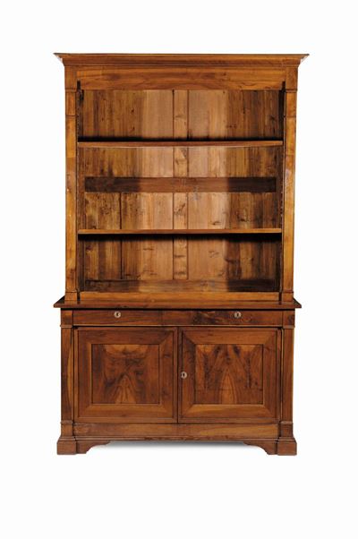 Credenza Lastronata in Noce a Due Ante con Alzata a Giorno