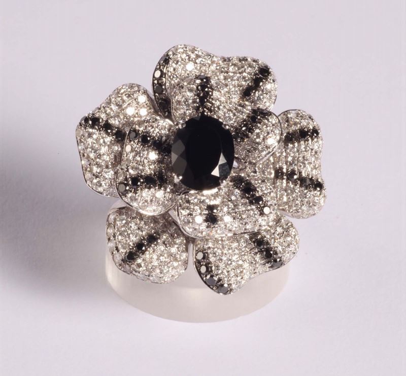 Anello con pavé di diamanti bianchi e neri  - Asta Argenti e Gioielli Antichi e Contemporanei - Cambi Casa d'Aste