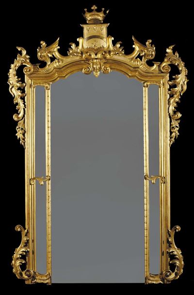 Grande Caminiera in Legno Intagliato e Dorato, XIX Secolo