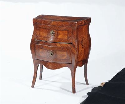 Comoncino in Stile Luigi XVI Inteamente Lastronato, XIX Secolo