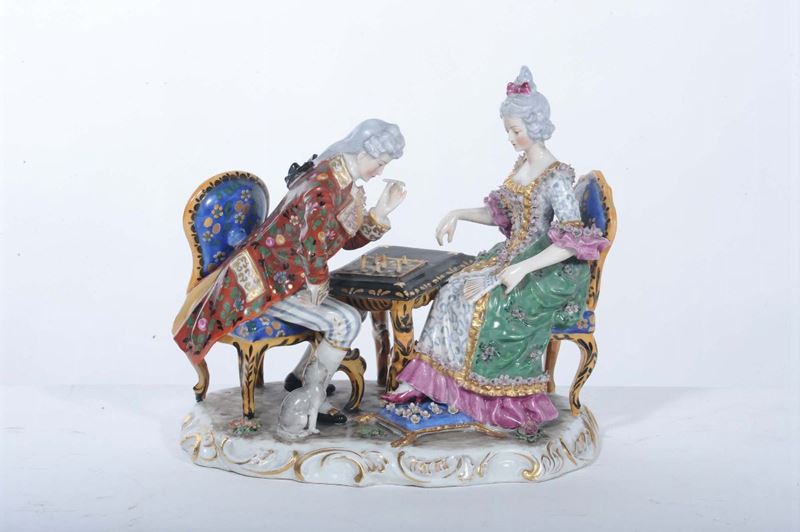 Gruppo in porcellana raffigurante partita di scacchi  - Asta Antiquariato e Dipinti Antichi - Cambi Casa d'Aste