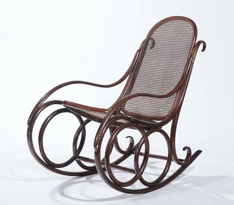 Sedia a dondolo in faggio curvato, XX secolo  - Auction Antiques and Old Masters - Cambi Casa d'Aste