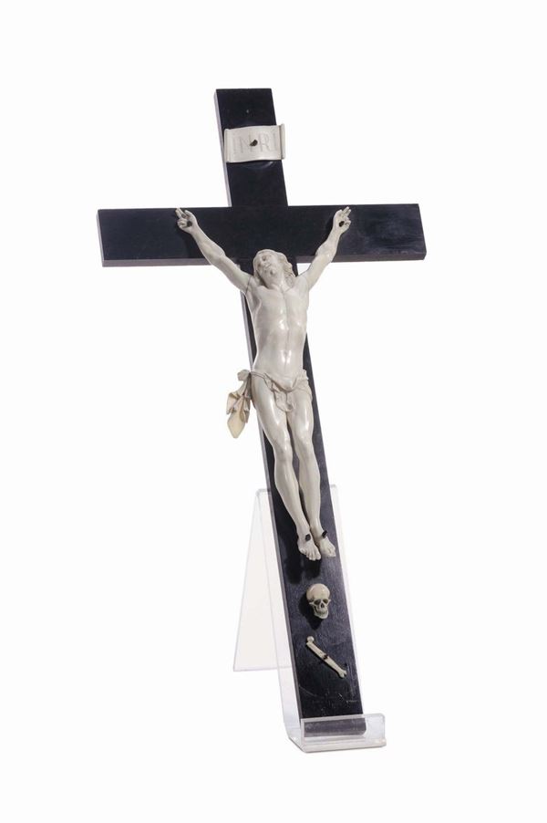 Cristo in avorio su croce in legno ebanizzato, XVIII secolo