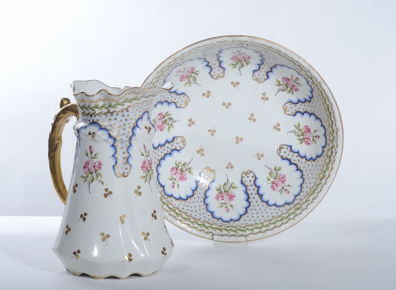 Brocca con bacile in porcellana policroma di Limoges, fine XIX secolo  - Auction OnLine Auction 7-2013 - Cambi Casa d'Aste