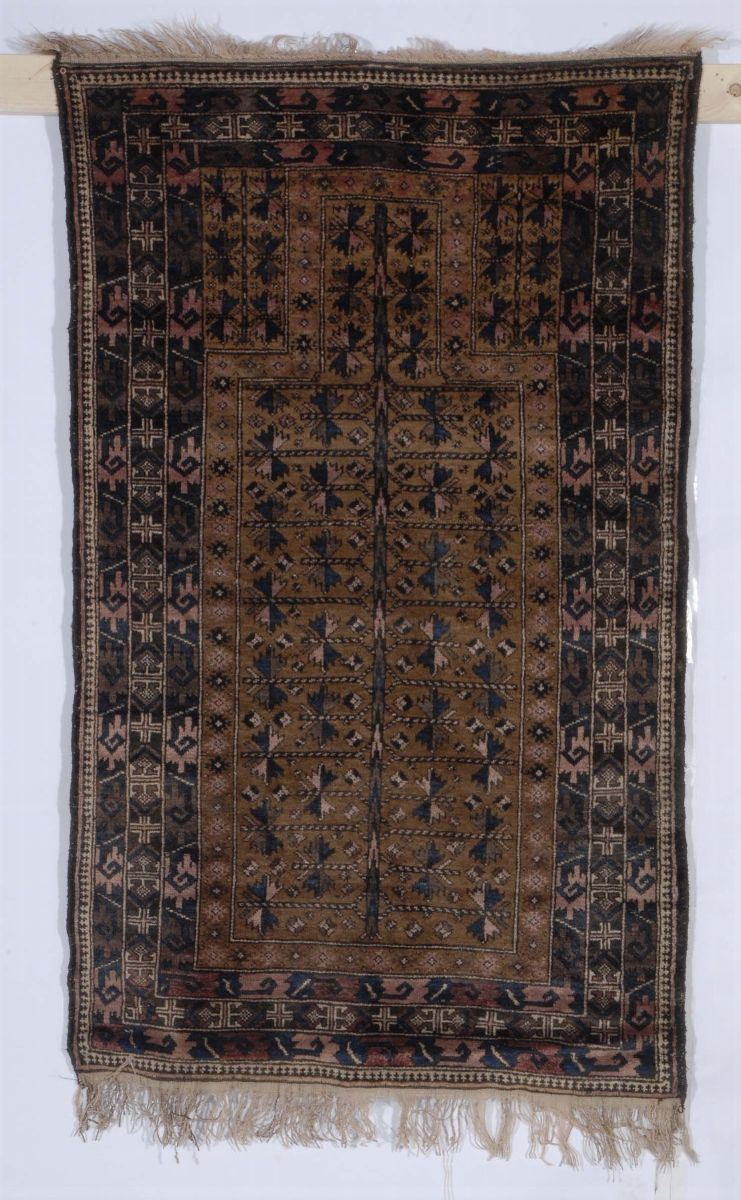 Tappeto Beluchistan a preghera, XX secolo  - Auction Ancient Carpets - Cambi Casa d'Aste