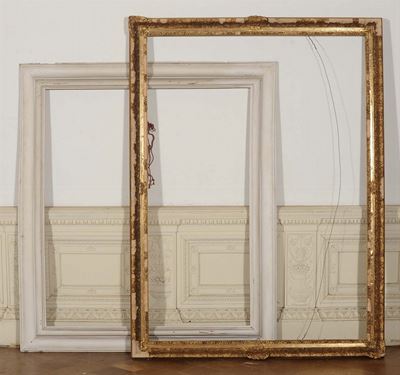 Grande Cornice a Sagoma Romana Laccata Bianca, XVIII Secolo