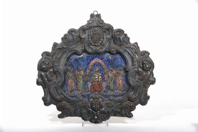 Placca in argento sbalzato decorata con smalti  - Auction Antiques and Old Masters - Cambi Casa d'Aste