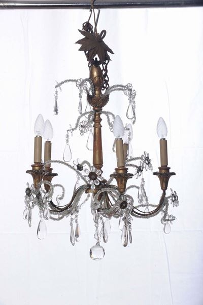 Lampadario a Cinque Luci con Fusto Intagliato e Dorato