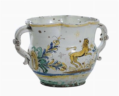 Brocca in Maiolica Policroma con Manici e Bocca Polilobata, Cerreto XVIII Secolo