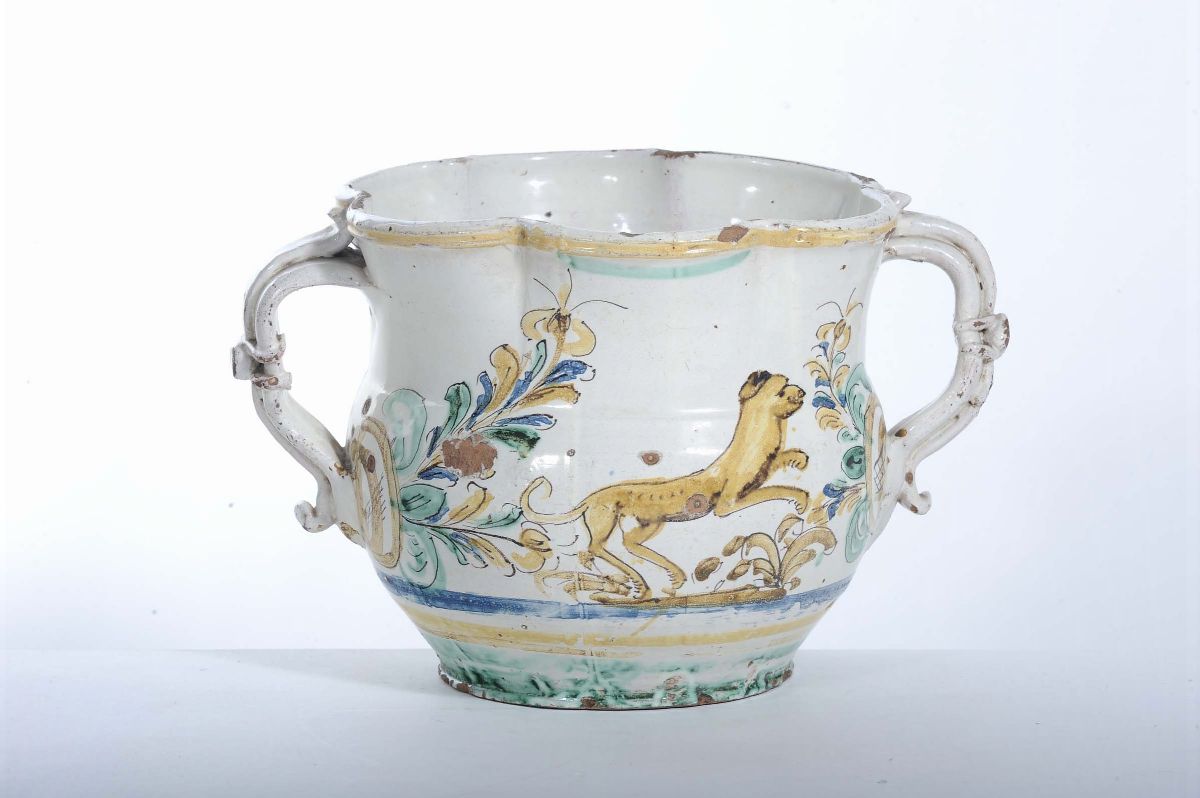 Brocca in Maiolica Policroma con Manici e Bocca Polilobata, Cerreto XVIII Secolo