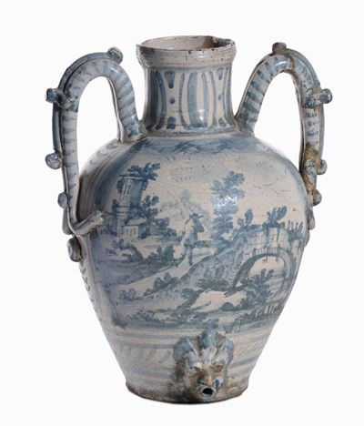 Grande Vaso in Maiolica a Fontana con Manici, XVIII Secolo