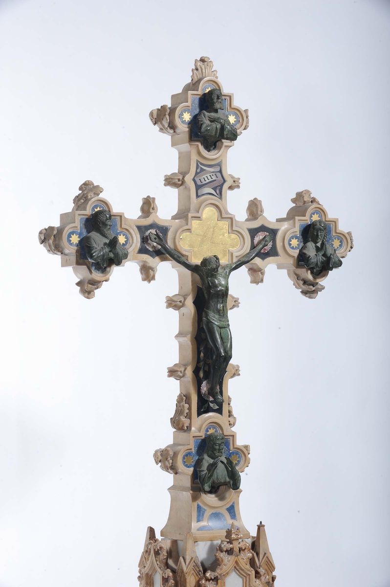 Grande Croce in Marmo e Pietre Dure con Crocifisso in Bronzo, XIX Secolo
