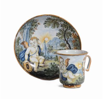 Tazza con Piattino in Maiolica Policroma Tipo Castelli, XIX Secolo