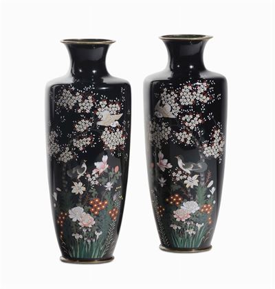 Coppia di Vasi Cloisonné, Giappone, Periodo Meiji, Fine XIX Secolo
