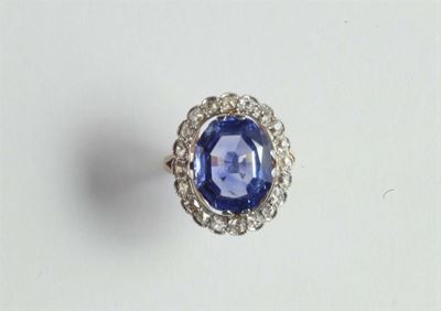 Anello con Zaffiro Sri Lanka Taglio Ovale