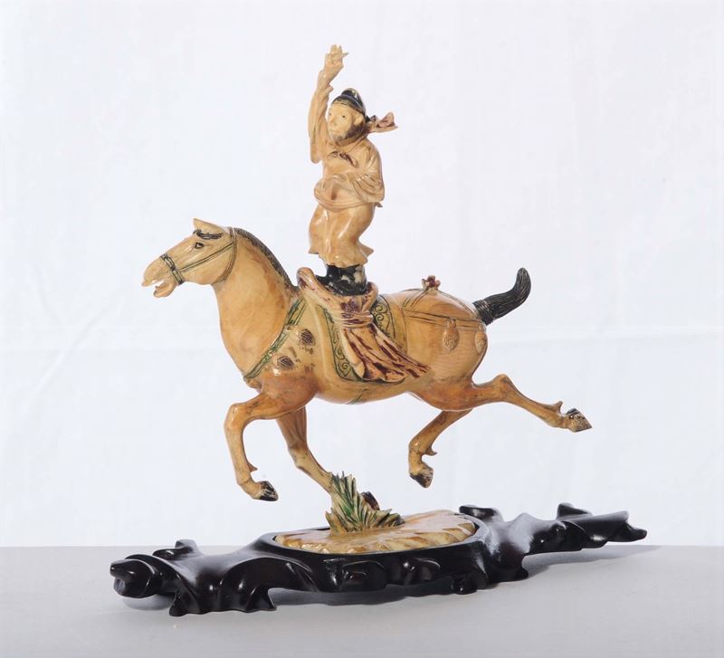 Sculturina in avorio raffigurante cavallo e cavaliere, Cina XX secolo  - Auction Antique and Old Masters - Cambi Casa d'Aste