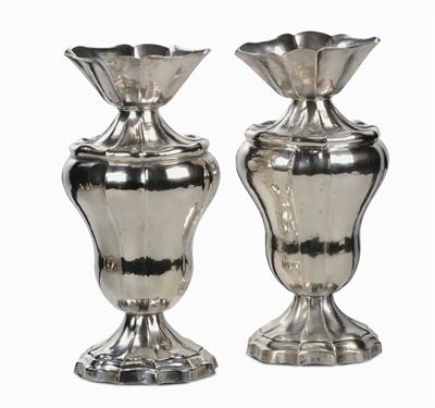 Coppia Grandi Vasi in Argento, Gr. 3100