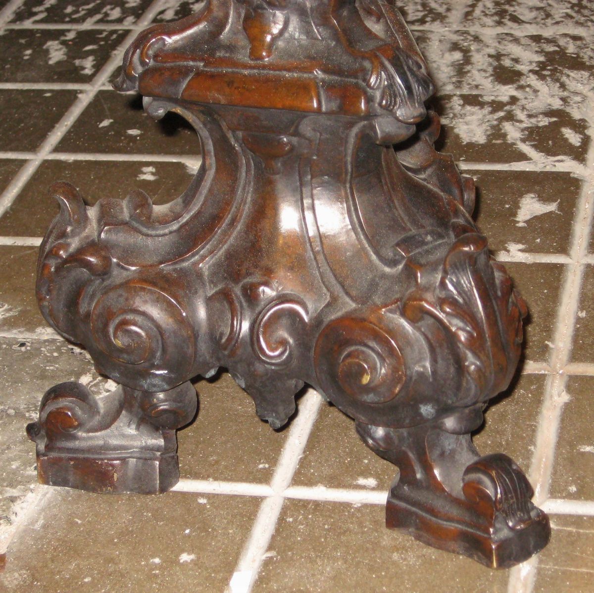 Coppia di Candelieri in Bronzo Patinato, XIX Secolo