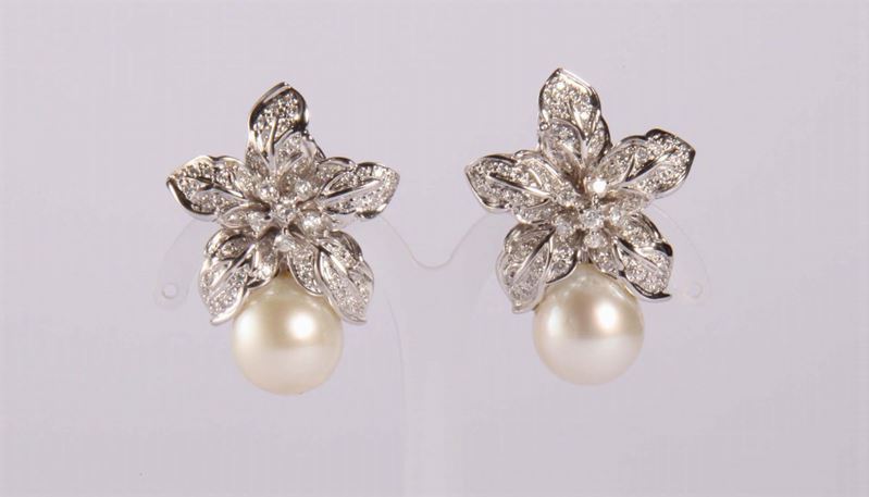 Orecchini a motivo floreale  - Auction Silvers, Ancient and Comtemporary Jewels - Cambi Casa d'Aste