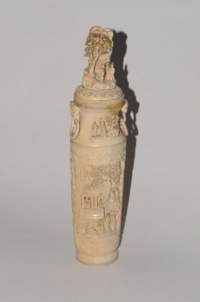 Vaso in Avorio Scolpito, Cina