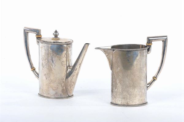 Caffettiera e lattiera in argento, gr. 760