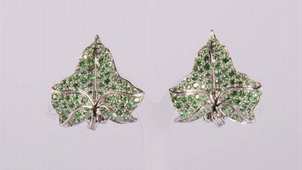 Orecchini con tsavoriti