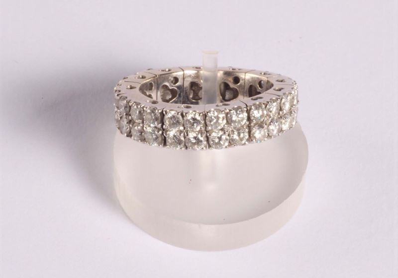 Anello eternity, firmato Pasquale Bruni  - Asta Argenti e Gioielli Antichi e Contemporanei - Cambi Casa d'Aste