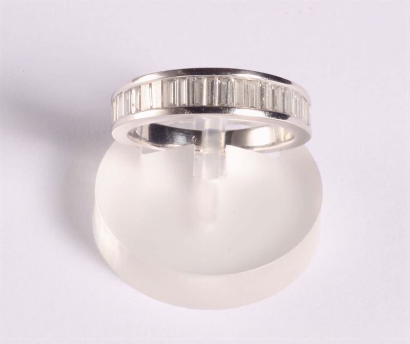 Anello con diamanti taglio baguette  - Asta Argenti e Gioielli Antichi e Contemporanei - Cambi Casa d'Aste