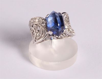 Anello a Fascia Centrato da Zaffiro Blu Naturale Sri Lanka
